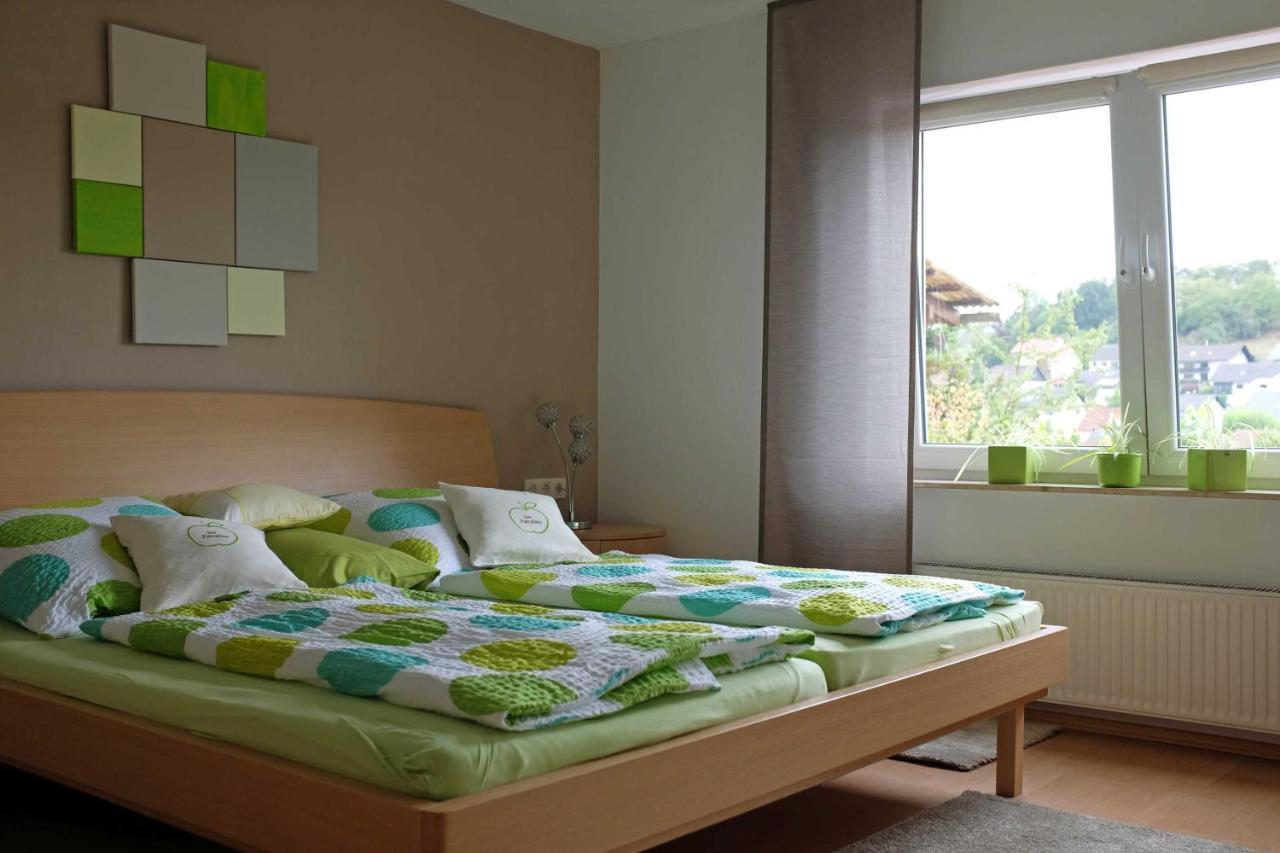 Ferienwohnung Im Paradies Momlingen Eksteriør billede